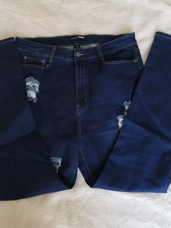 Fashion Nova Denim - NWOT Fashion Nova Dark Indigo Distressed Skinny Jeans